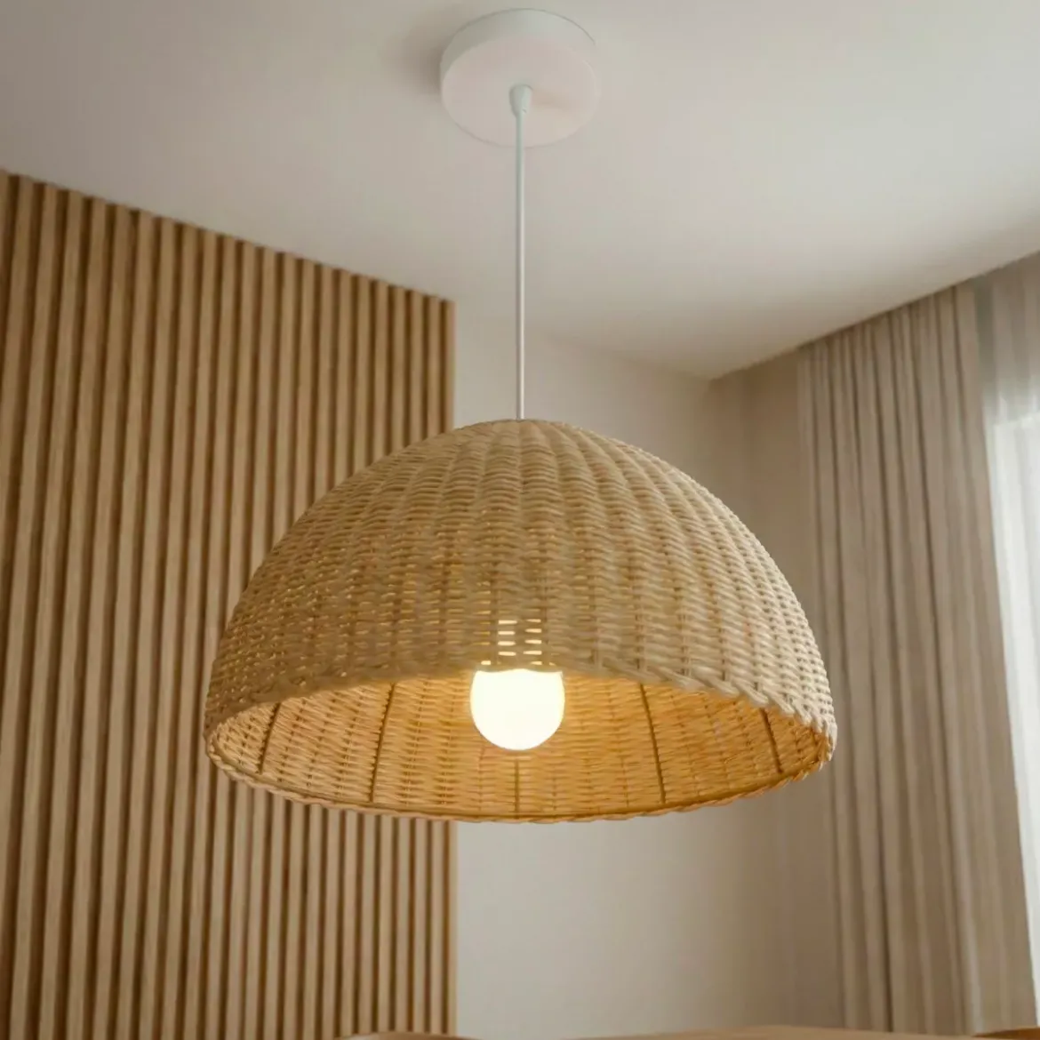 Lampada a sospensione in bambù intrecciato (D60 cm) Eivissa Naturale