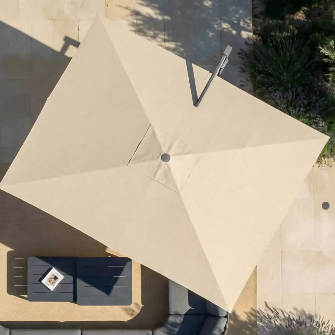 Ombrellone decentrato rettangolare in alluminio con base (3 x 4 m) Elyra Antracite e Beige