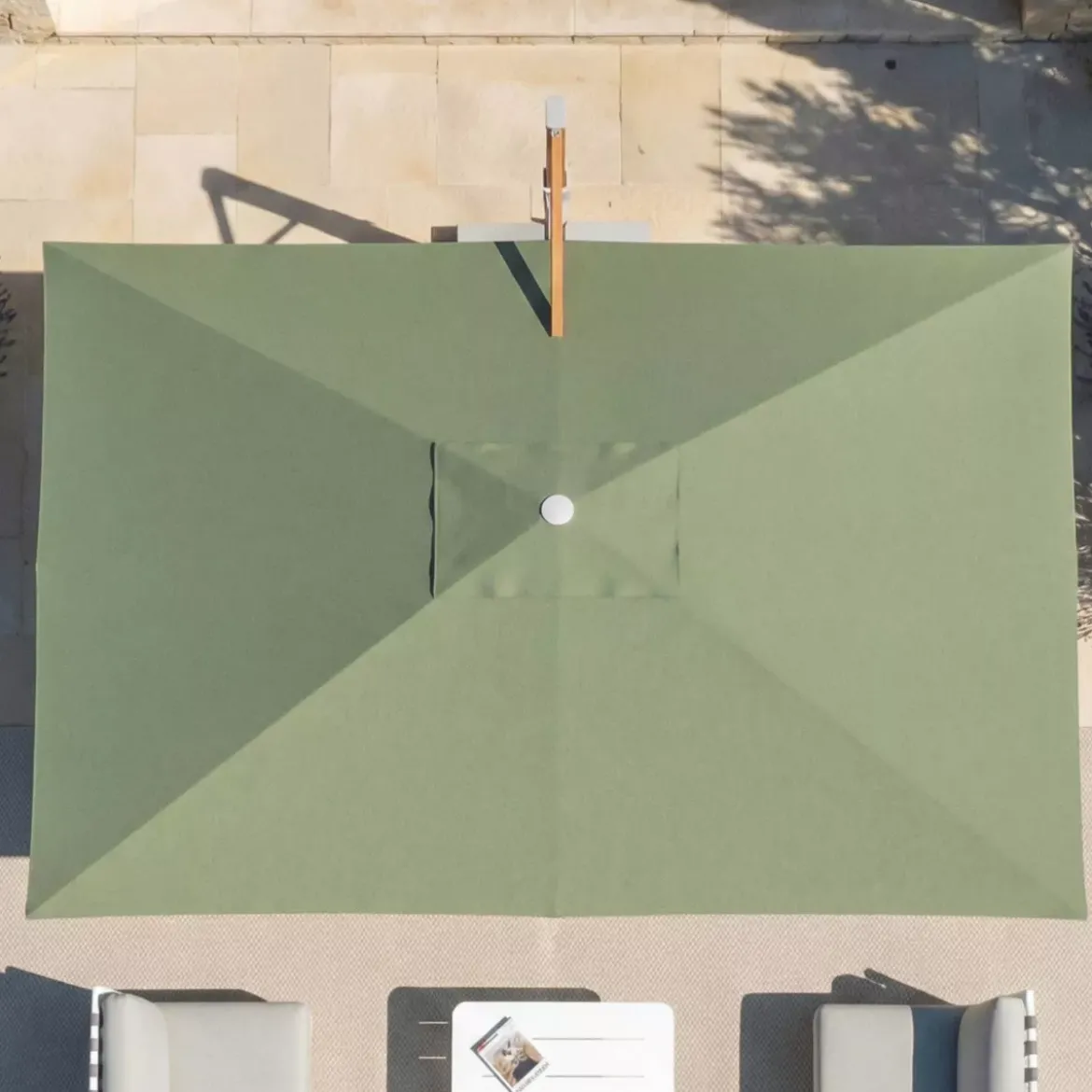 Ombrellone decentrato rettangolare in alluminio con base (3 x 4 m) Elyra effetto legno e Verde oliva