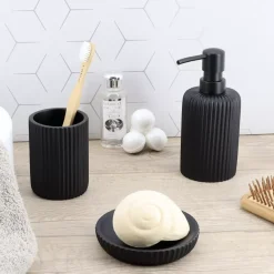 Set di accessori bagno in resina Strié Nero