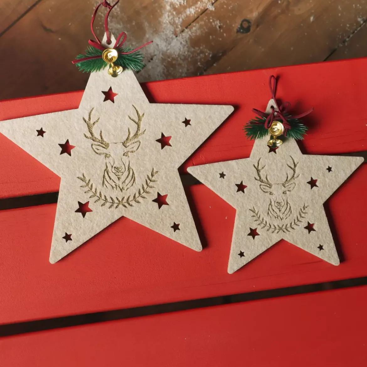 Set di 2 pendenti in feltro (D25-D19 cm) Stelle dolci Naturale