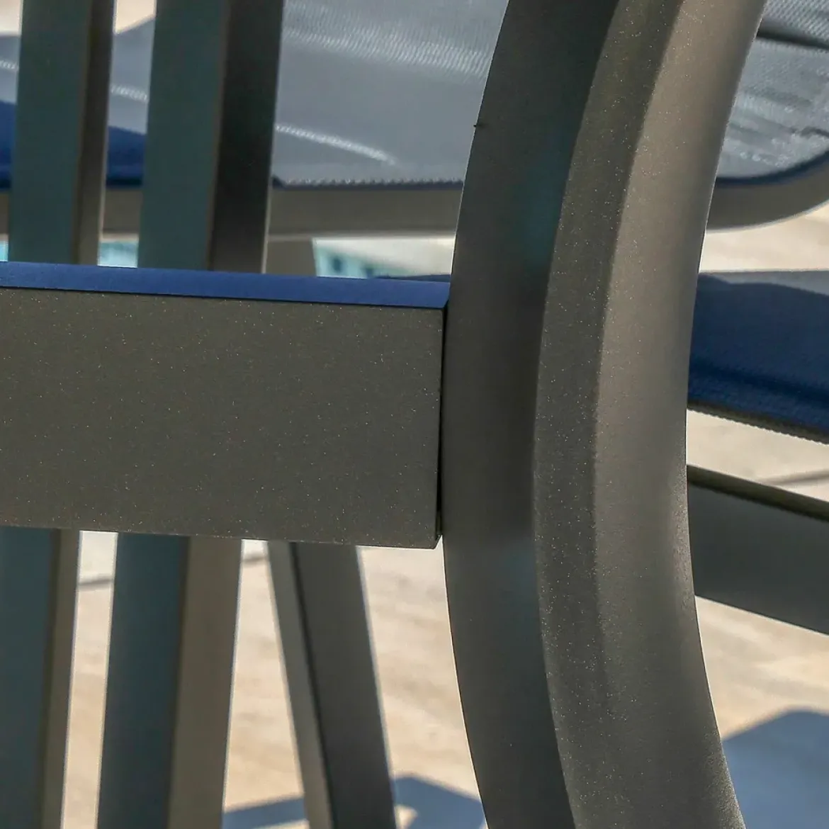 Tavolo da giardino alluminio 8 posti (136 x 136 cm) Amalfi Grigio antracite