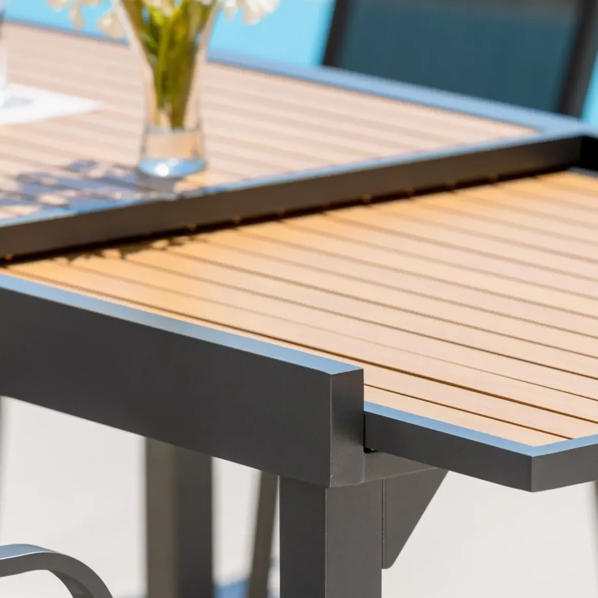 Tavolo da giardino allungabile 10 posti Alluminio effetto legno Murano (270 x 90 cm) Grigio antracite