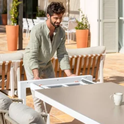 Tavolo da giardino estensibile in alluminio 10 posti (180/240 x 96 cm) Amalfi Bianco e tortora