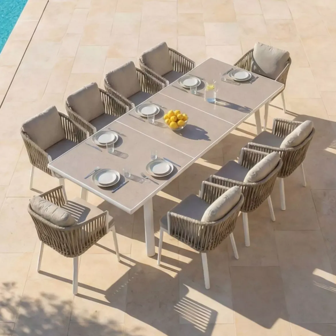 Tavolo da giardino estensibile automatico in alluminio 12 posti (240/300 x 96 cm) Amalfi Bianco e tortora