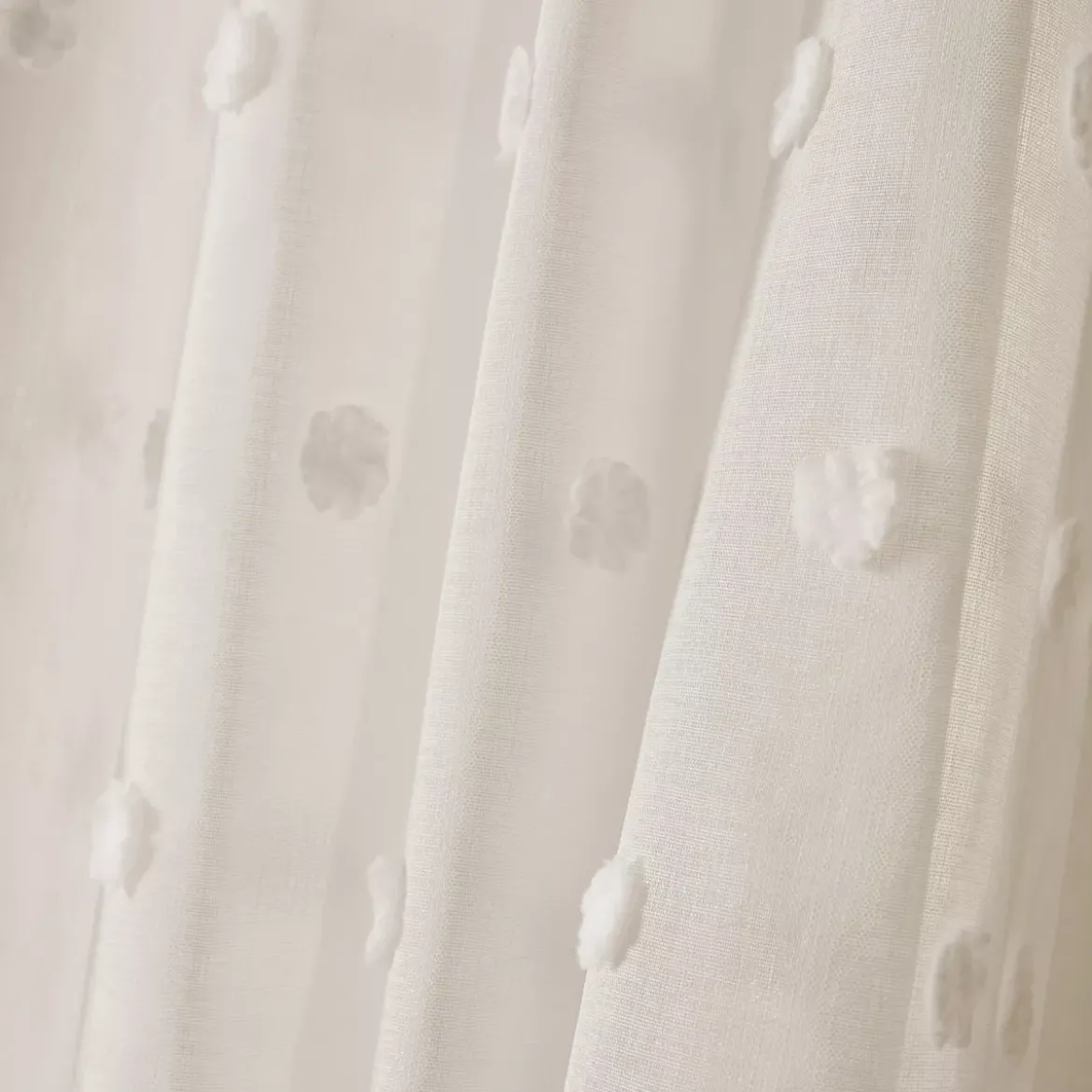 Tenda con occhielli e pon pon (140 x 240 cm) Emie Beige