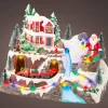 Villaggio di Natale luminoso e musicale Babbo Natale in montagna